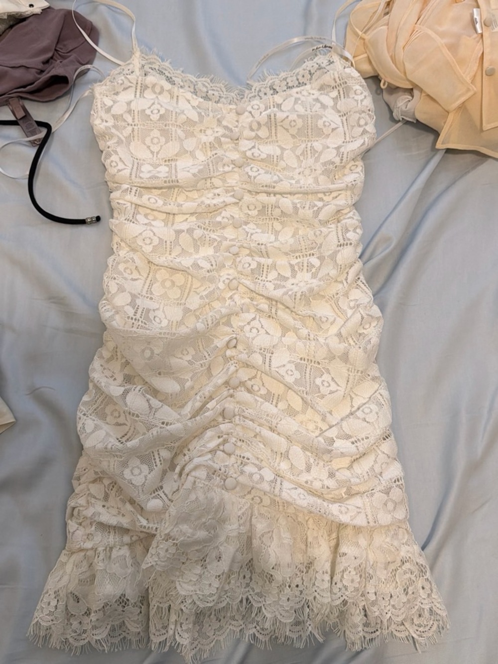 For love and lemons lace dress - Picture 2 of 3